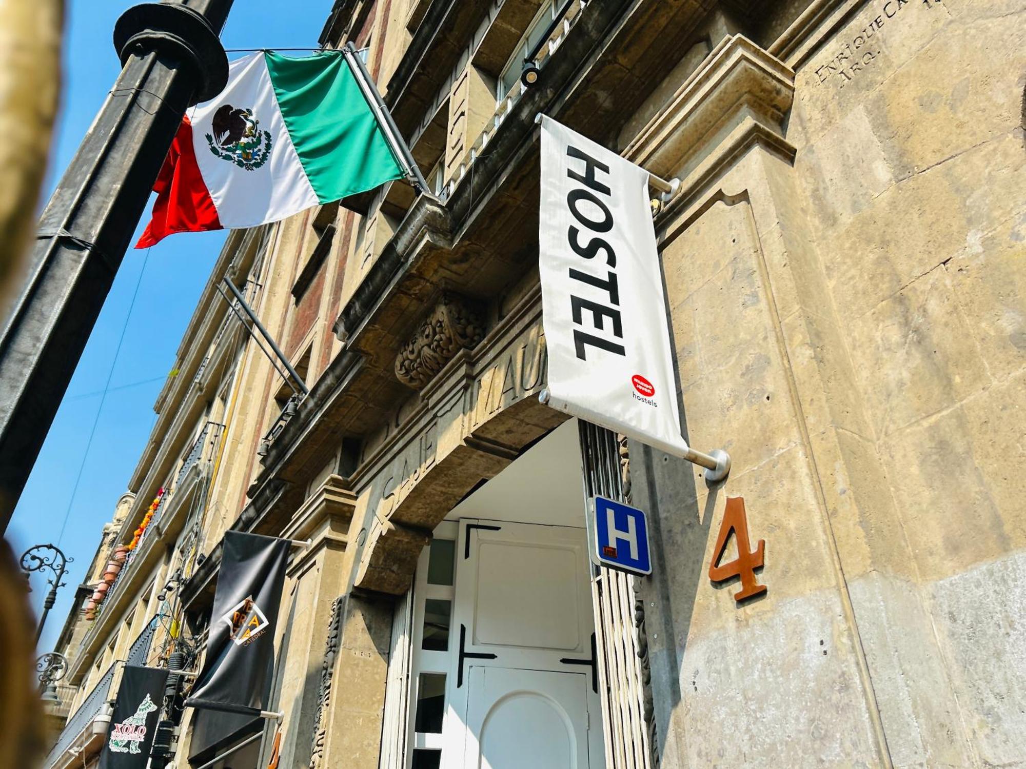 Hostel Mundo Joven Catedral مدينة مكسيكو المظهر الخارجي الصورة