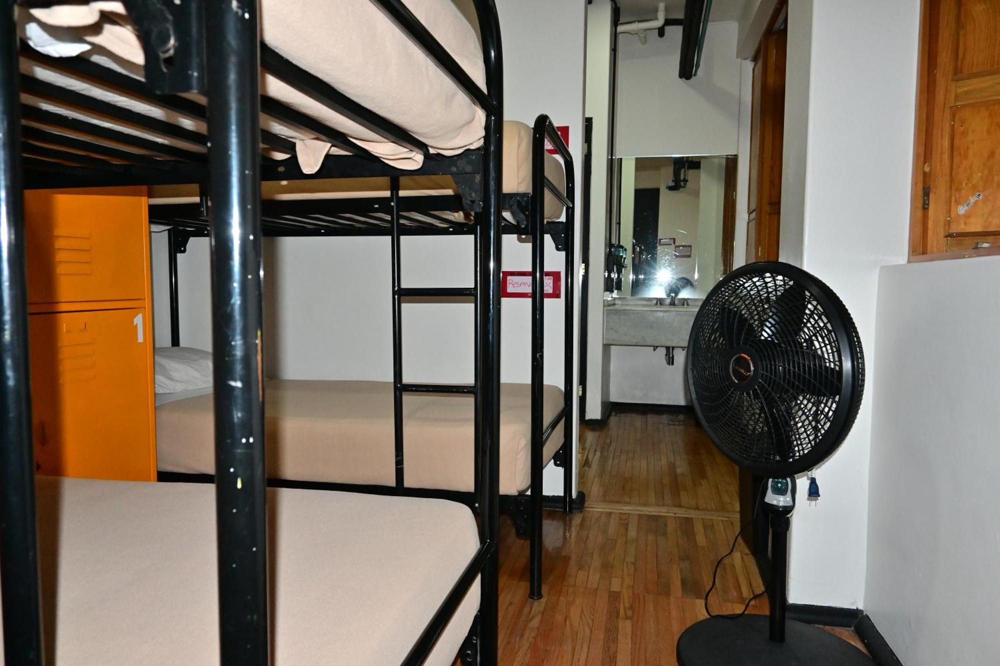 Hostel Mundo Joven Catedral مدينة مكسيكو المظهر الخارجي الصورة