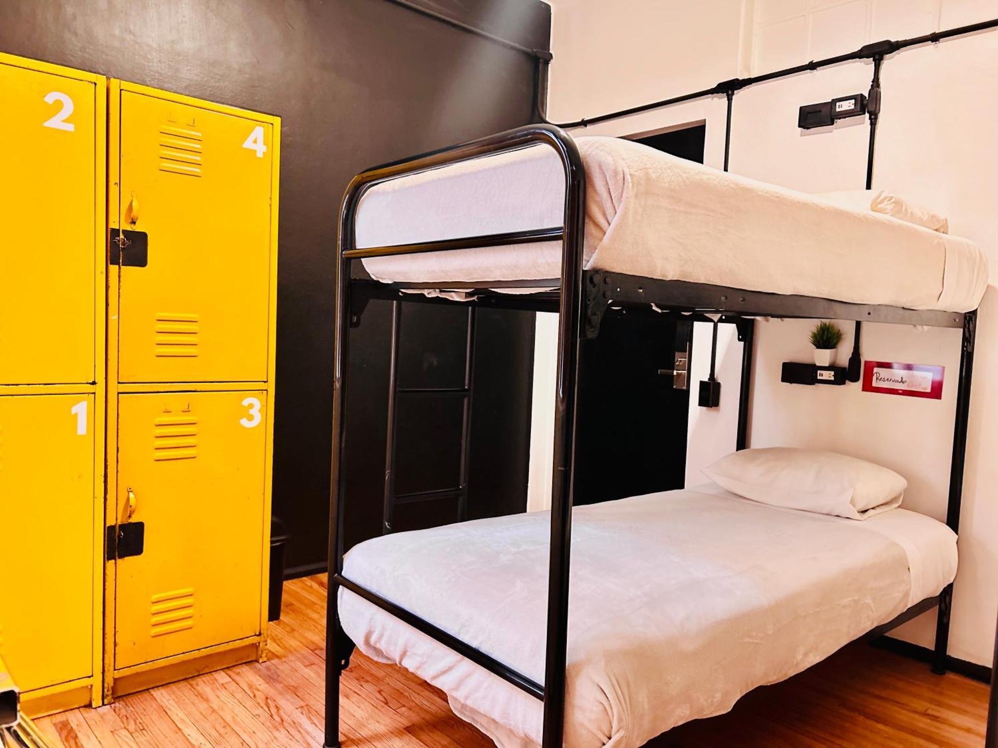Hostel Mundo Joven Catedral مدينة مكسيكو المظهر الخارجي الصورة