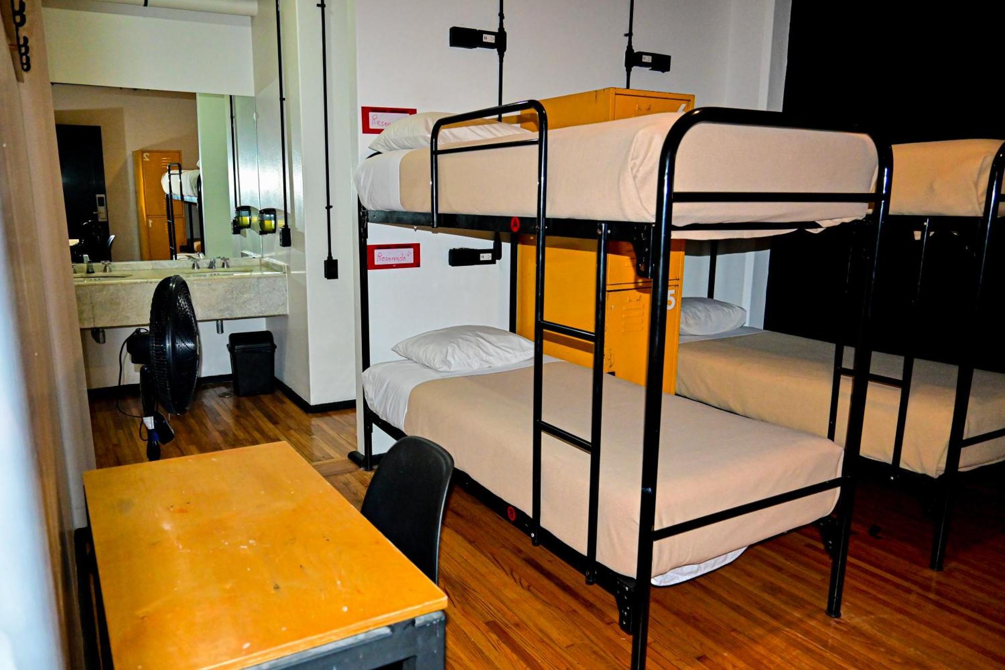 Hostel Mundo Joven Catedral مدينة مكسيكو المظهر الخارجي الصورة