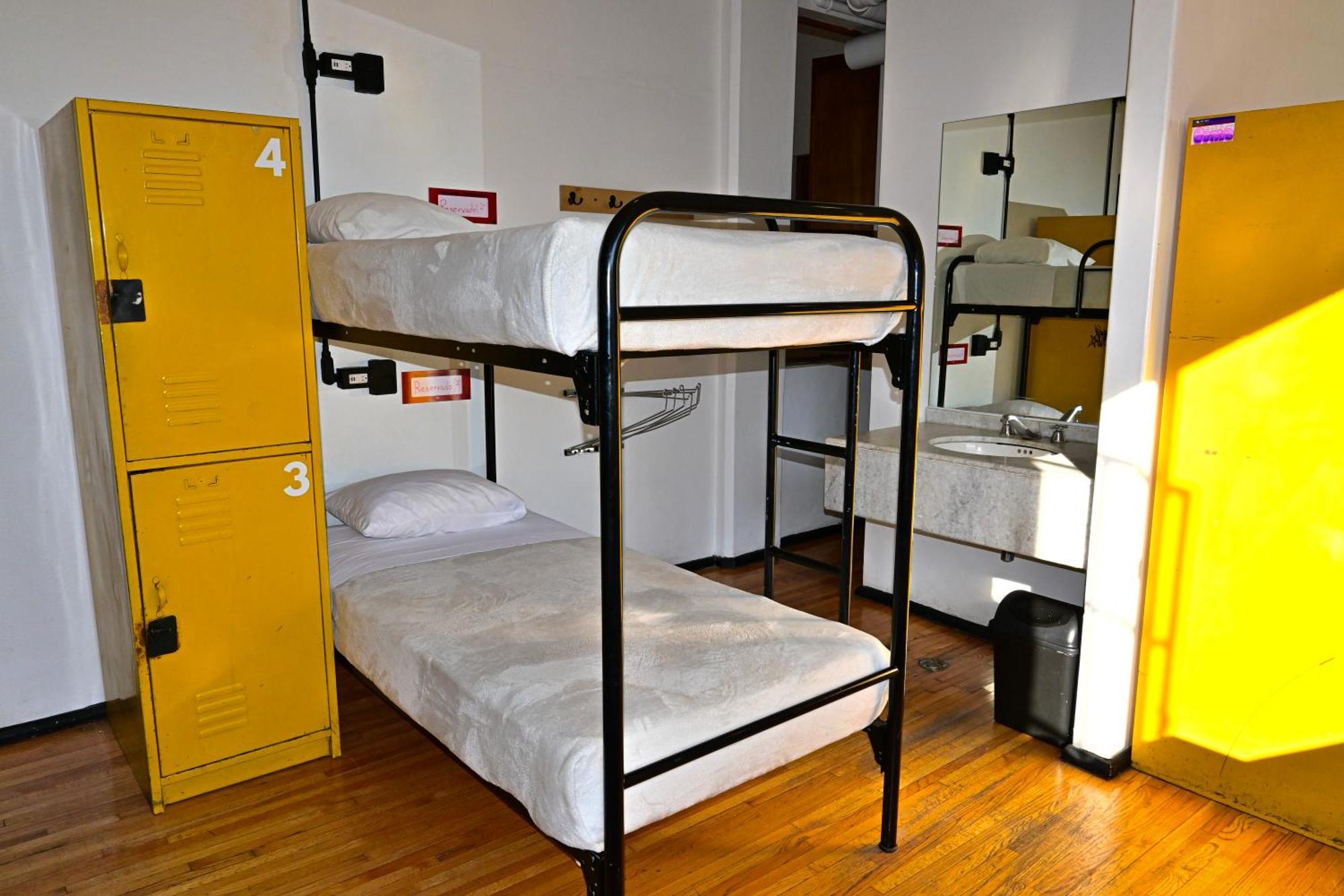 Hostel Mundo Joven Catedral مدينة مكسيكو المظهر الخارجي الصورة